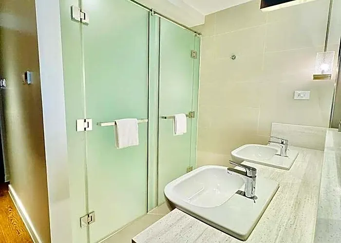 Novotel Residences Acqua Near Rockwell Makati 4* Manila