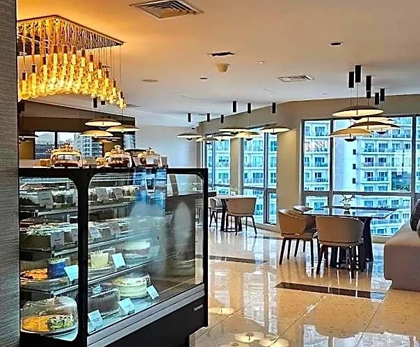 Hotel Novotel Residences Acqua Near Rockwell Makati 4*